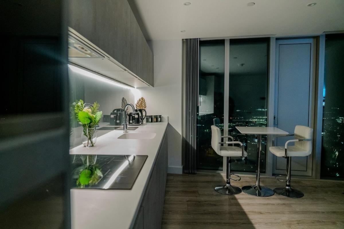 Luxury 2 Bed Penthouse With Stunning Views In Manchester City Centre Exterior photo