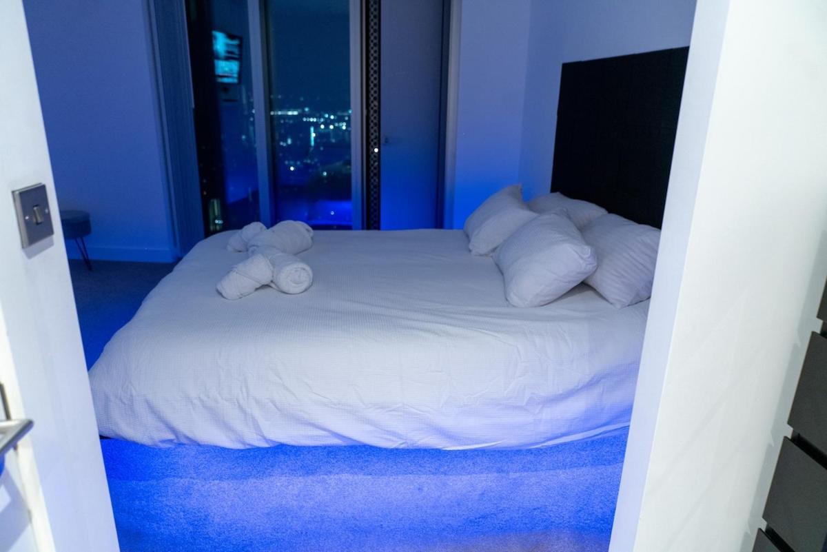 Luxury 2 Bed Penthouse With Stunning Views In Manchester City Centre Exterior photo